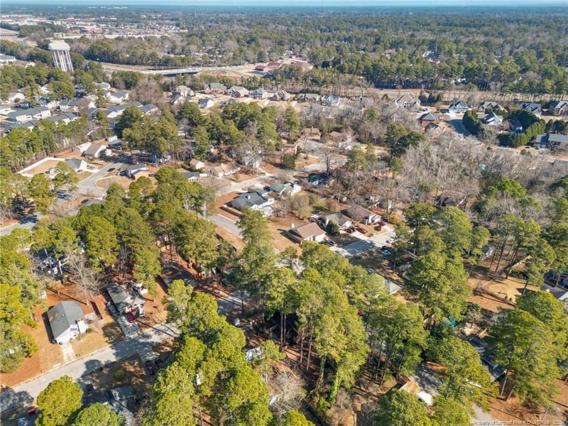 516 Tradewinds Dr, Fayetteville, NC 28314