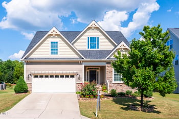 516 Walker Ranch Dr, Fuquay Varina, NC 27526