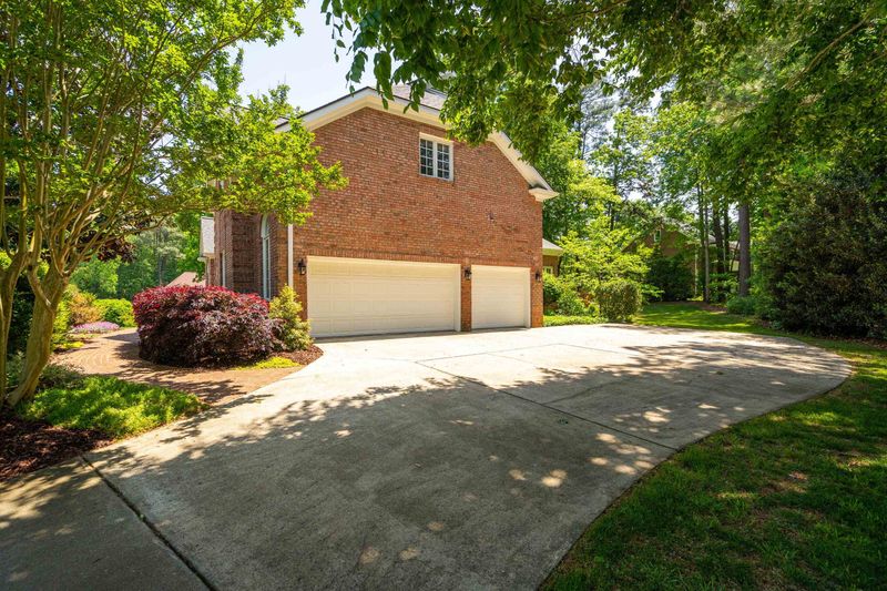 516 Wild Rose Ct, Raleigh, NC 27615