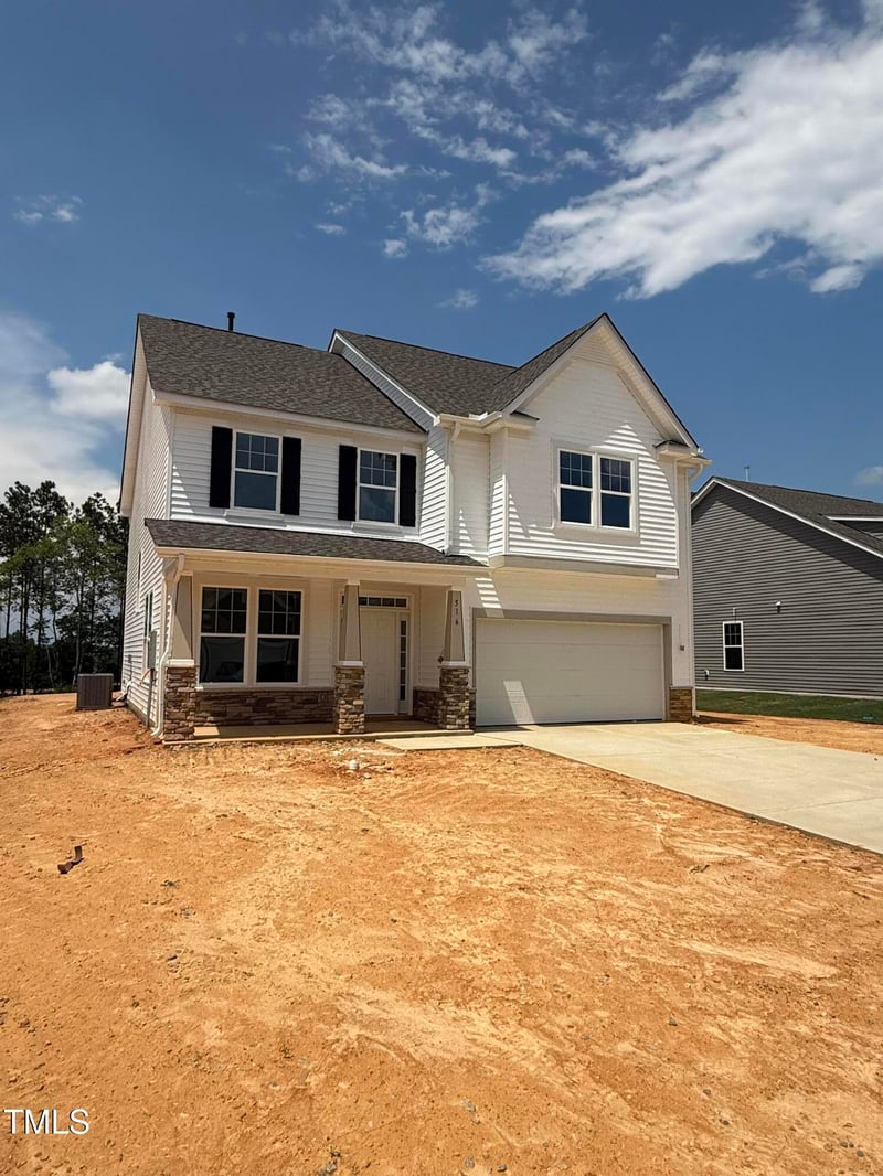 516 Winding Creek Dr, Lillington, NC 27546