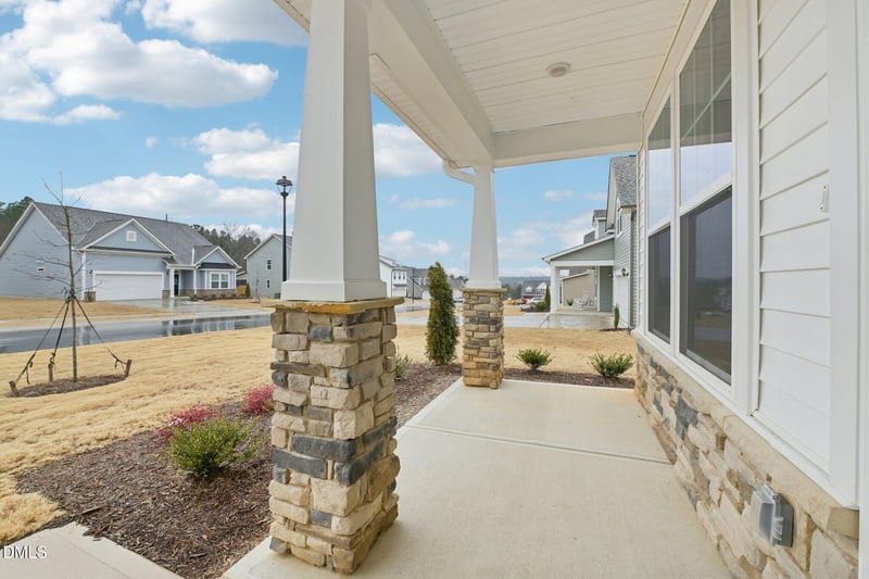 516 Winding Creek Dr, Lillington, NC 27546