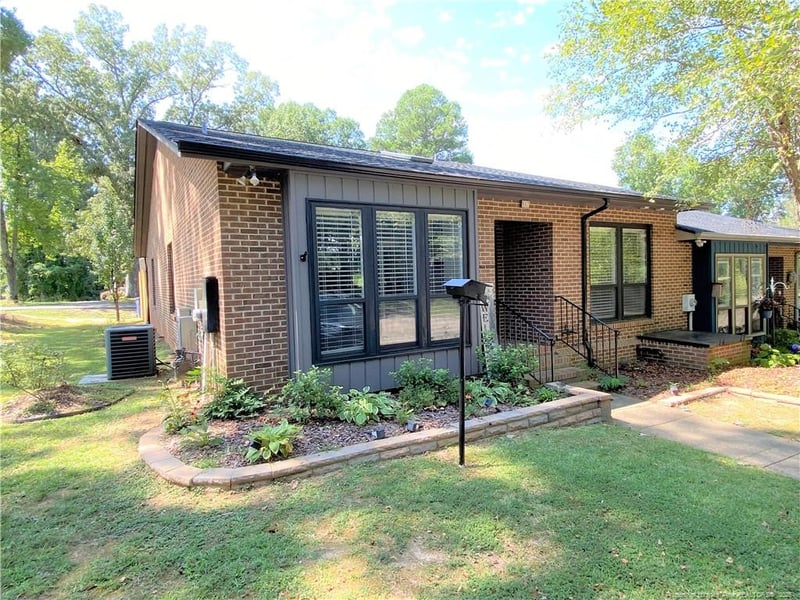 517 Apple Ln, Sanford, NC 27330
