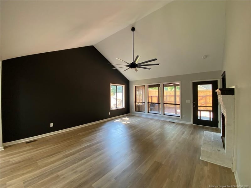 517 Apple Ln, Sanford, NC 27330