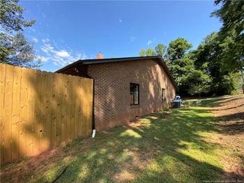 517 Apple Ln, Sanford, NC 27330