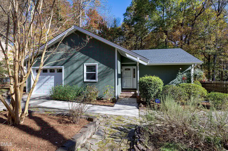 517 Ashebrook Dr, Raleigh, NC 27609
