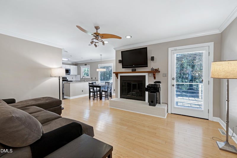 517 Ashebrook Dr, Raleigh, NC 27609