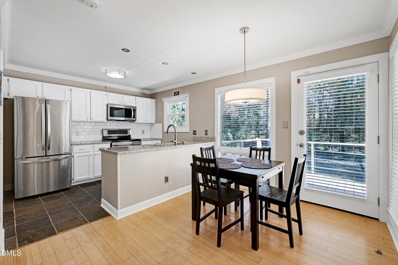 517 Ashebrook Dr, Raleigh, NC 27609