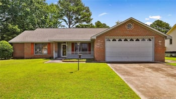 517 Blackbird Rd, Fayetteville, NC 28314