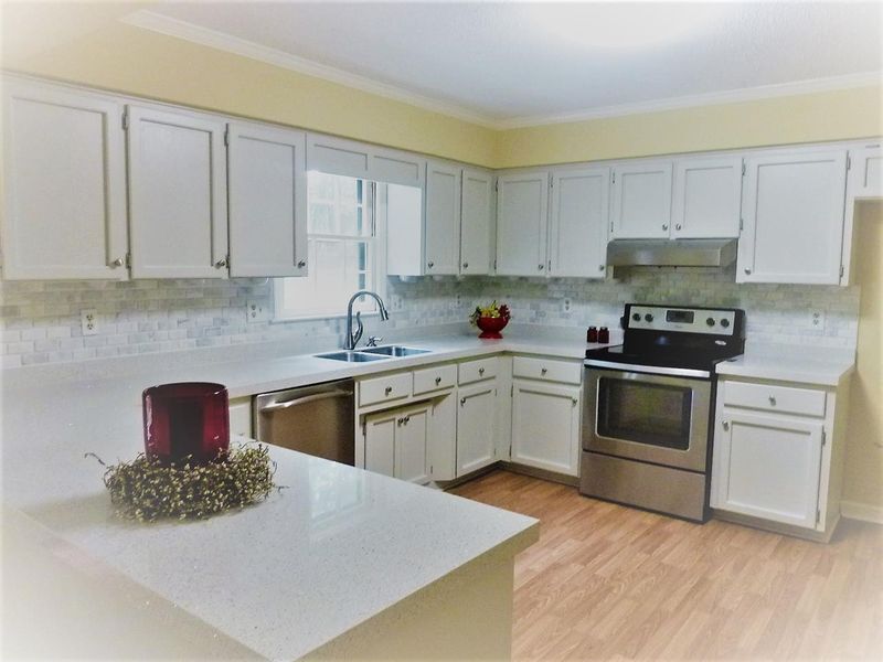 517 Brookfield Rd, Raleigh, NC 27615