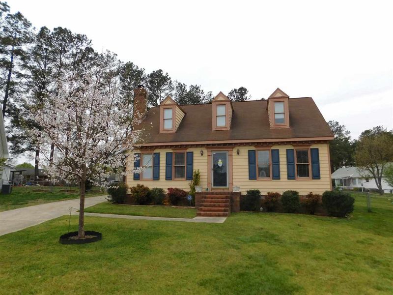 517 Derby Pl, Zebulon, NC 27597