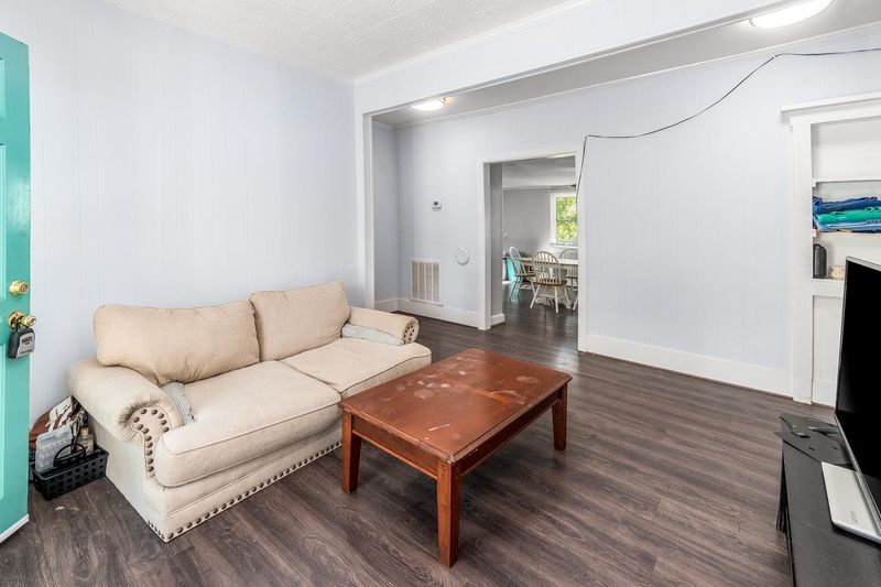 517 W Main St, Clayton, NC 27520