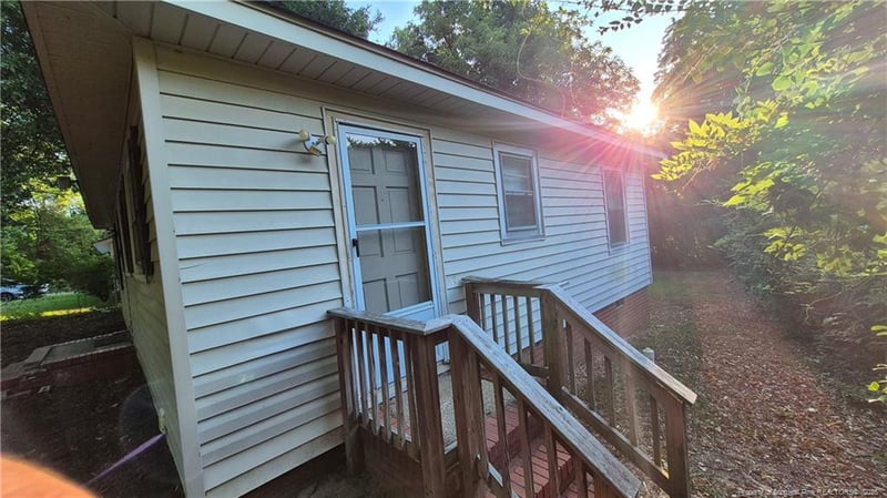 517 Odom Dr, Fayetteville, NC 28304