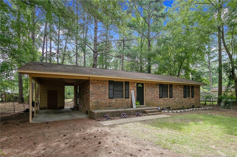 517 Regent Ct, Fayetteville, NC 28314