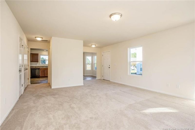 517 Sheila St, Hope Mills, NC 28348