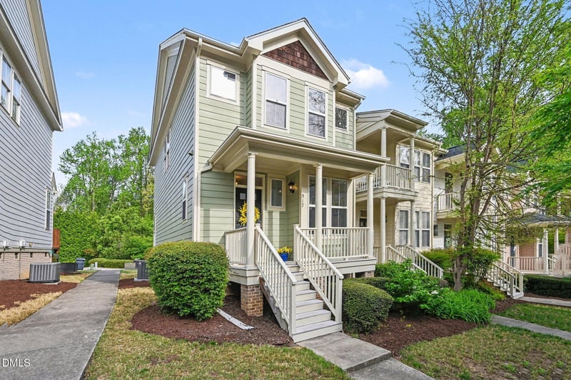 517 Village Loop Dr, Apex, NC 27502