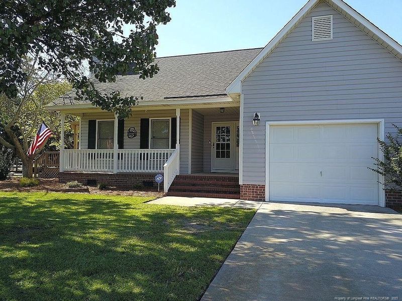 518 Blaney Ct, Hope Mills, NC 28348