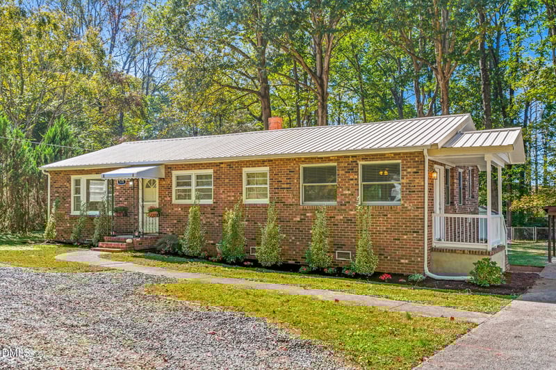 518 Buttonwood Dr, Hillsborough, NC 27278