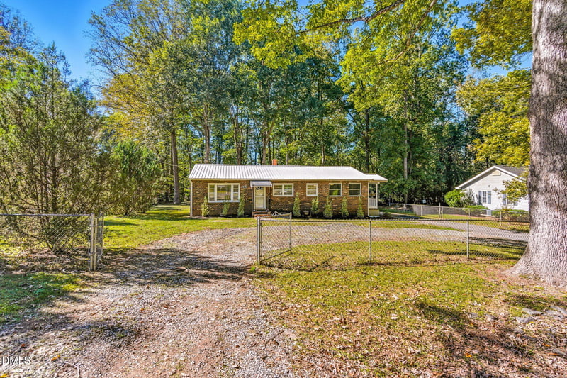 518 Buttonwood Dr, Hillsborough, NC 27278