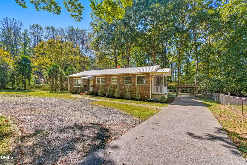 518 Buttonwood Dr, Hillsborough, NC 27278