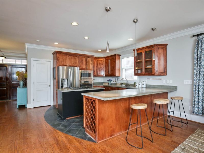 518 Cleveland St, Raleigh, NC 27605