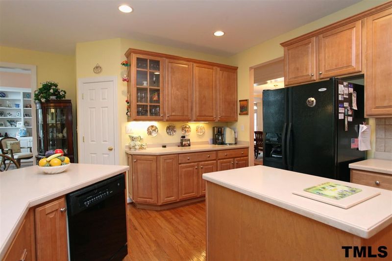518 Davis Love Dr, Chapel Hill, NC 27517