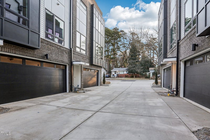 518 Edgecreek Ct, Raleigh, NC 27604