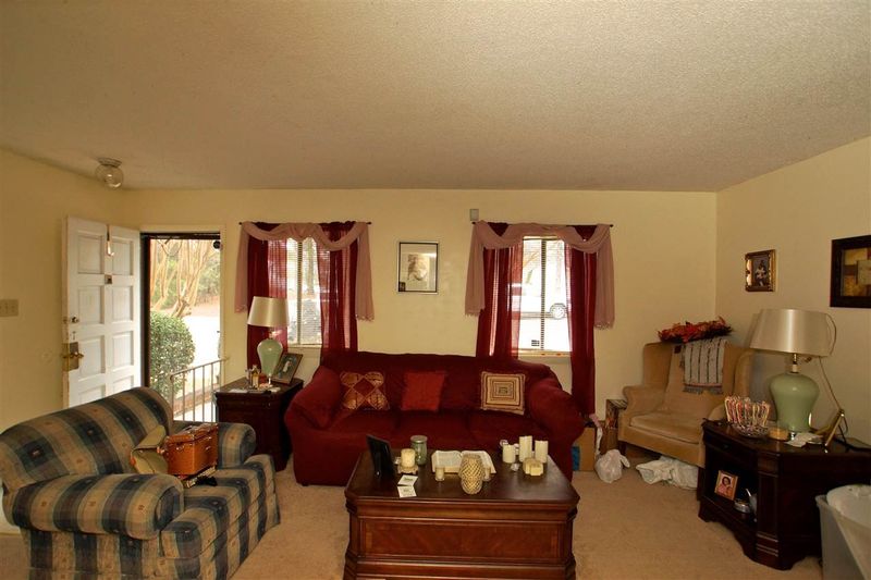 518 Garner Townes Ln, Garner, NC 27529
