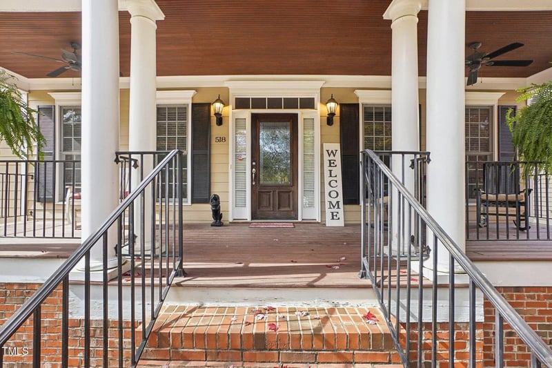 518 Grant Forest Ln, Cary, NC 27519