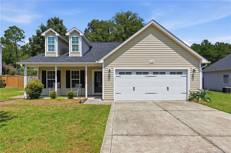 518 Hammond Farms Rd, Hope Mills, NC 28348