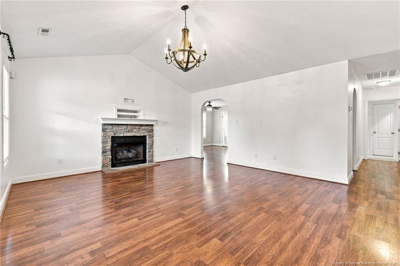 518 Hammond Farms Rd, Hope Mills, NC 28348