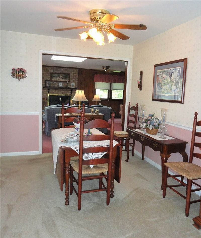 518 Normandy St, Cary, NC 27511