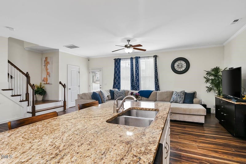 518 Oak Forest View Ln, Wake Forest, NC 27587