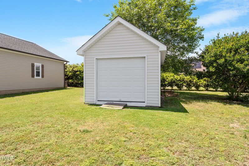 518 Spruce Meadows Ln, Willow Springs, NC 27592