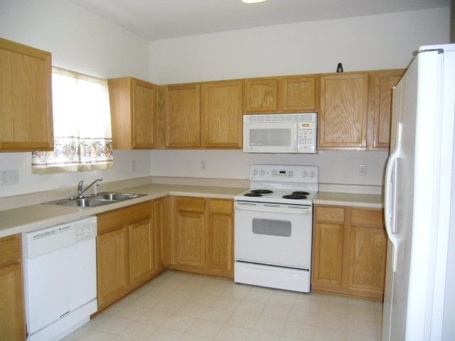 518 Summer Breeze Dr, Durham, NC 27704