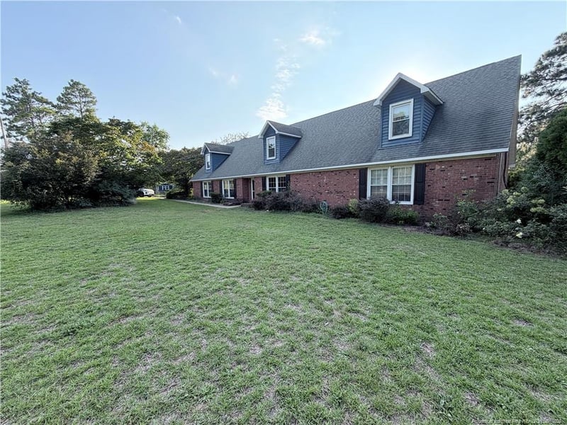 5181 Fame Ln, Fayetteville, NC 28306