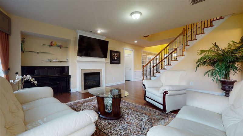 519 Alliance Cir, Cary, NC 27519