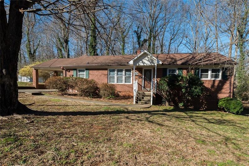 519 N Carr St N, Mebane, NC 27302