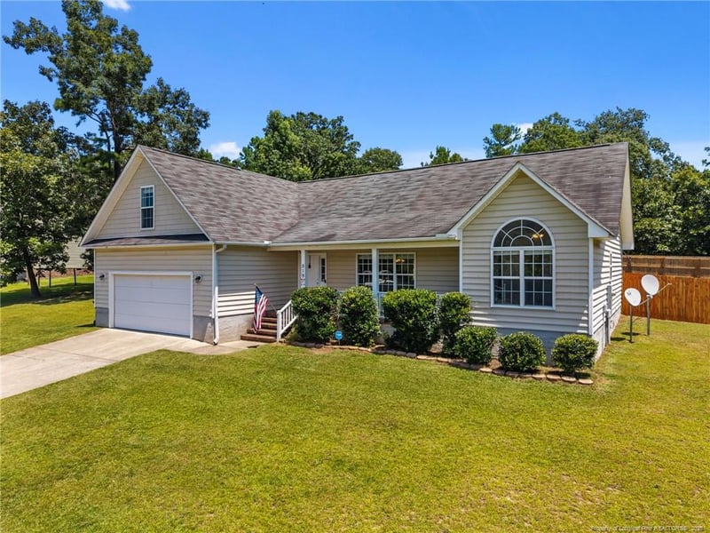 519 Colonial Hills Dr, Lillington, NC 27546