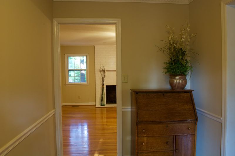 519 Colony Woods Dr, Chapel Hill, NC 27517