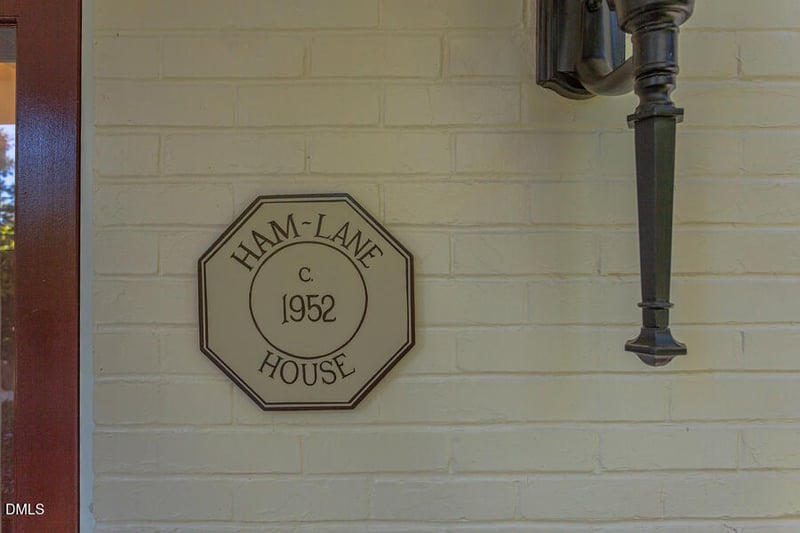 519 Dogwood Dr, Chapel Hill, NC 27516