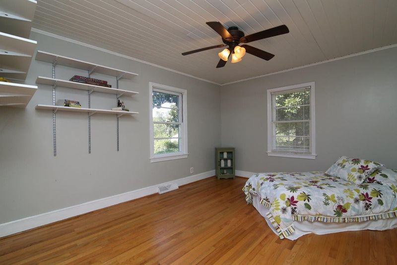 519 Forrest Ave, Hillsborough, NC 27278