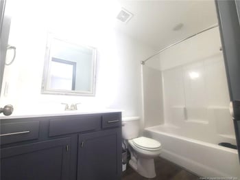519 Hammond Farms Rd, Hope Mills, NC 28348