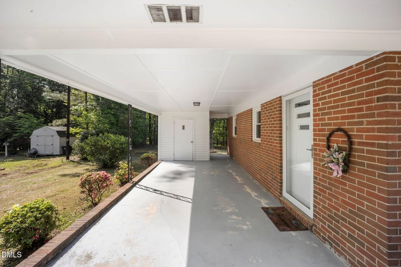 519 Nixon Dr, Sanford, NC 27330