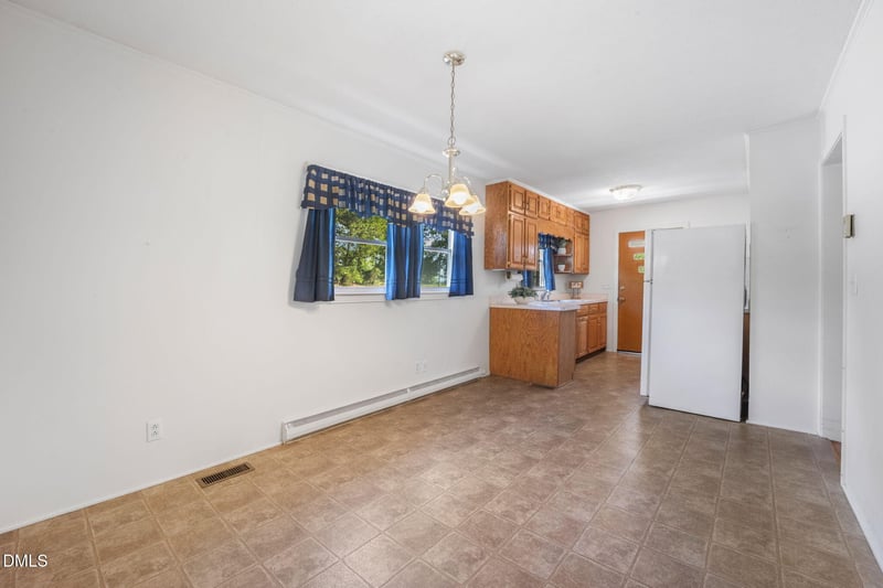 519 Nixon Dr, Sanford, NC 27330