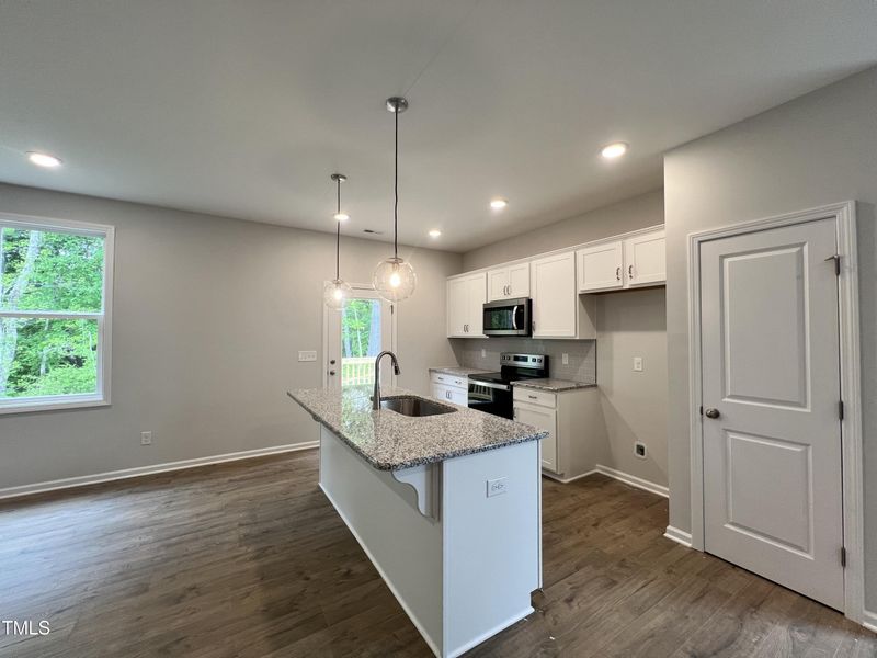 519 Sturgeon St, Smithfield, NC 27577