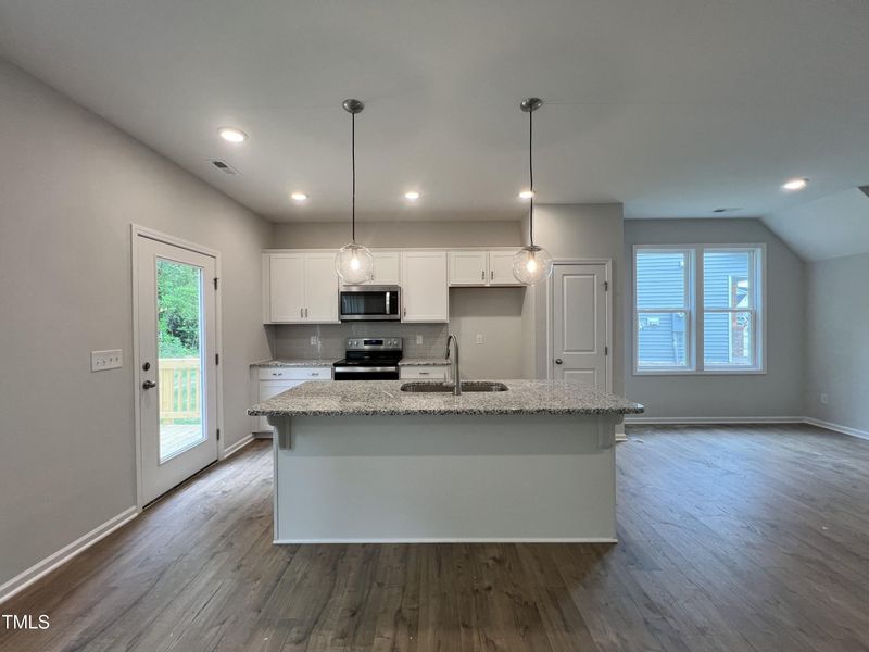 519 Sturgeon St, Smithfield, NC 27577