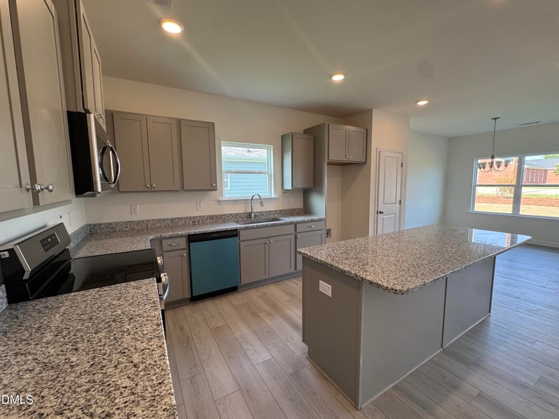 52 Chardonnay Dr, Lillington, NC 27546