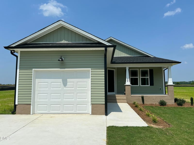 52 Grace Pond Ave, Benson, NC 27504