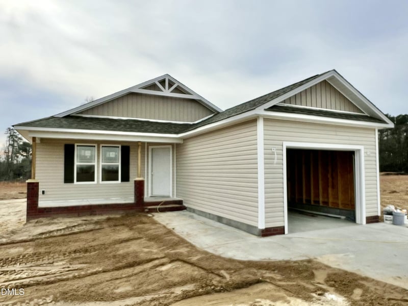 52 Grace Pond Ave, Benson, NC 27504