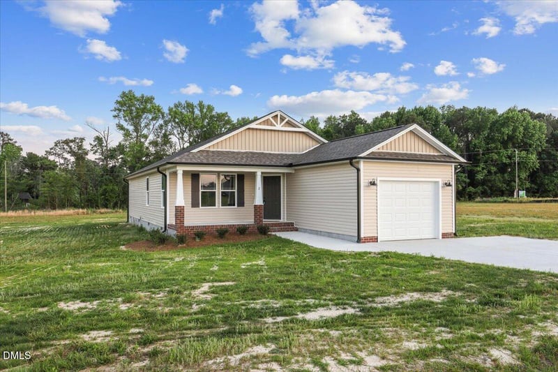 52 Grace Pond Ave, Benson, NC 27504